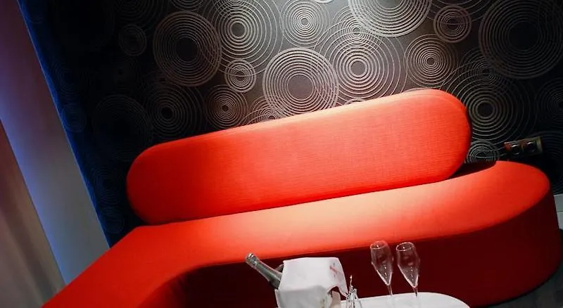 Met Hotel Izmir 4*,